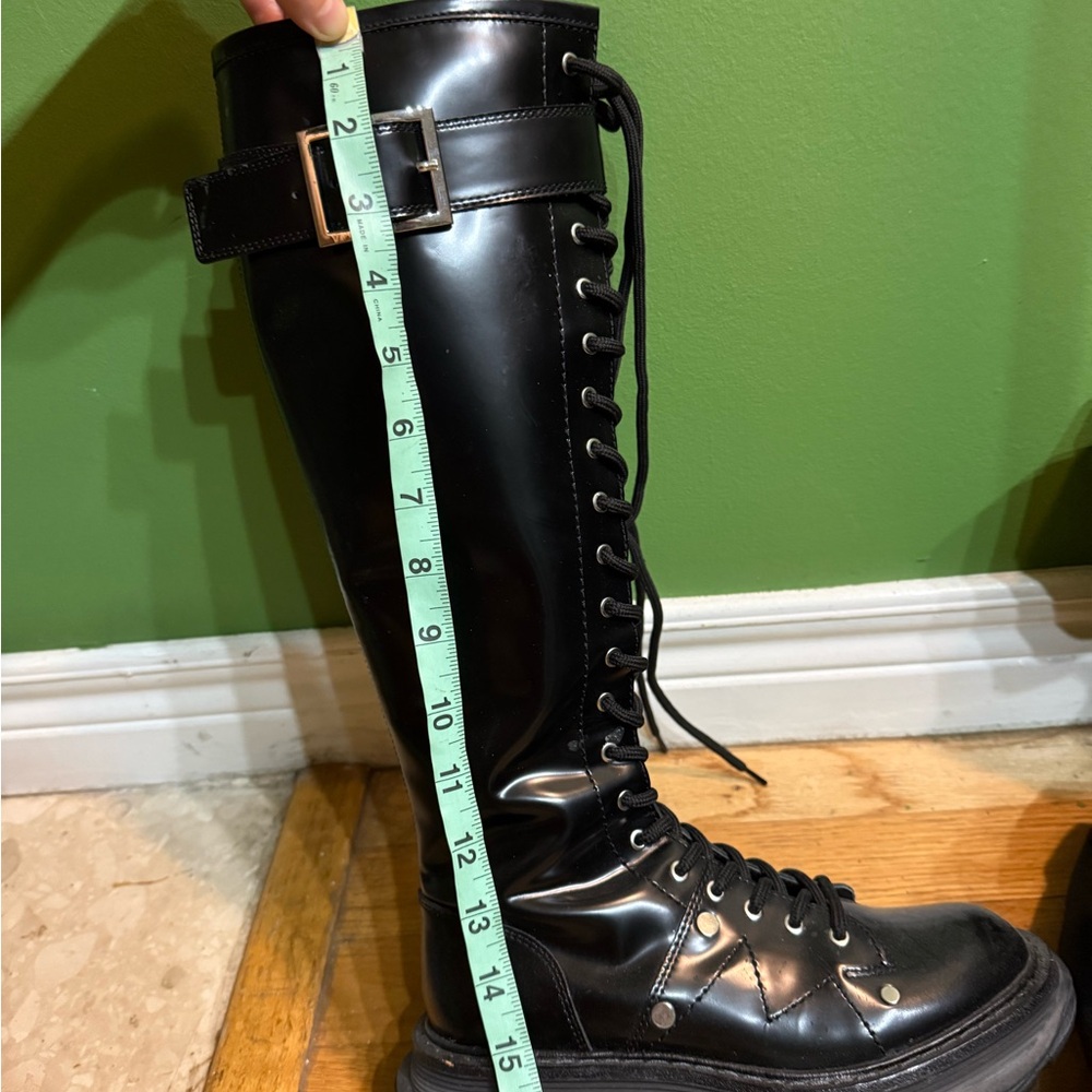 New Authentic ALEXANDER MCQUEEN Tread Slick Lace-Up Tall Boots - Picture 16 of 16